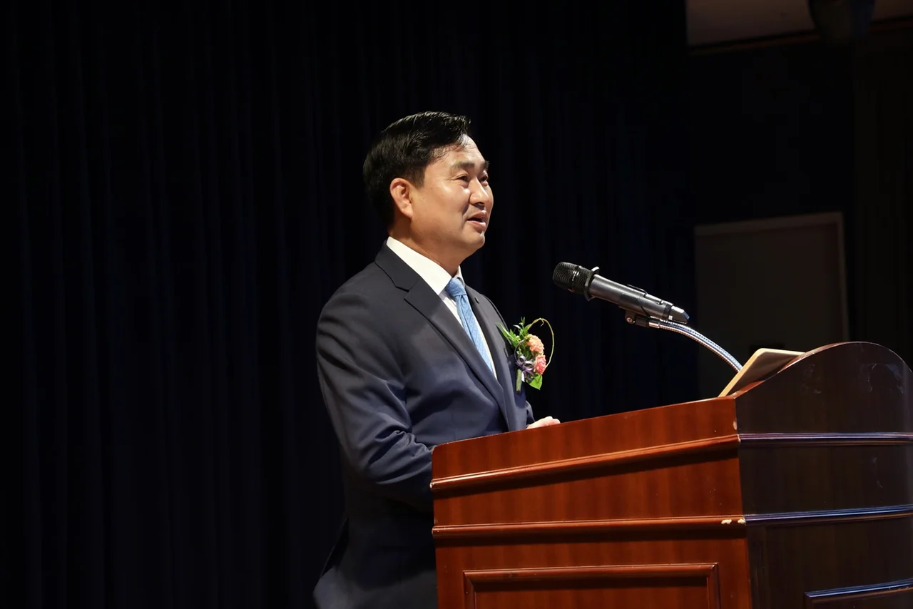 지난 2일 취임식을 하고 있는 김도균 강원랜드 사장 김도균 강원랜드 신임사장이 2일 하이원 그랜드 볼룸에서 열린 취임식에서 취임사를 하고 있다.
